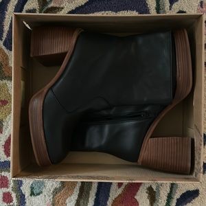 FREE PEOPLE 3 1/2 inch heel booties. Size 10. NEW